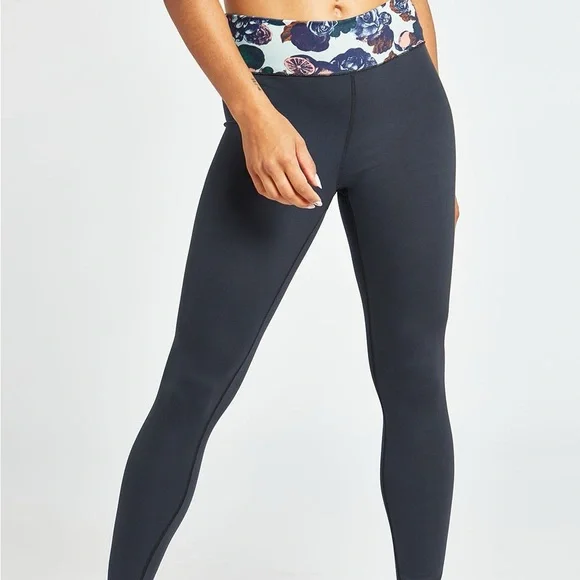 Oiselle Bird Hug Tights, size 6 - Picture 3 of 9